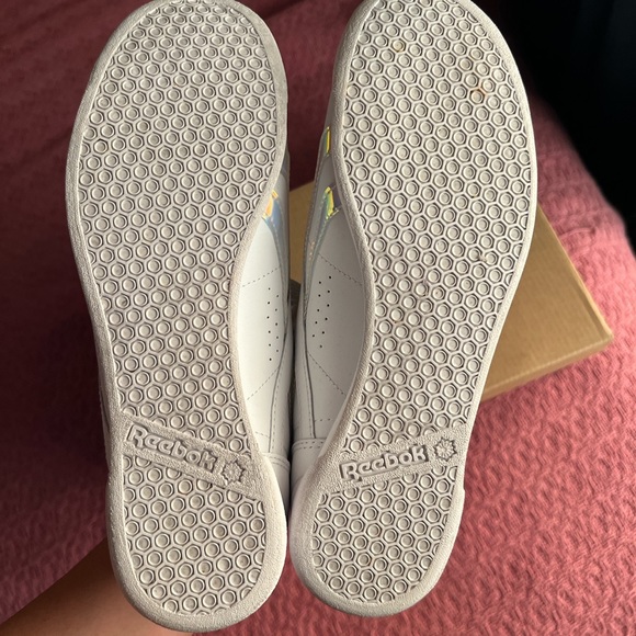 White with iridescent strips on the side Reeboks - Picture 4 of 8